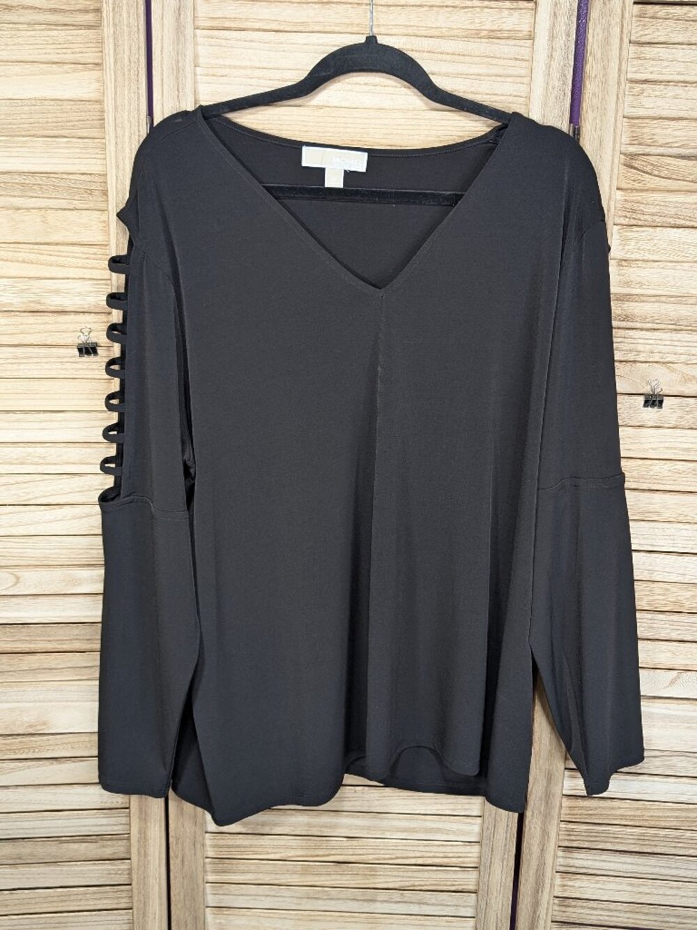 MICHAEL Michael Kors Black V-Neck Sleeve Detail Women's Top Size 2X